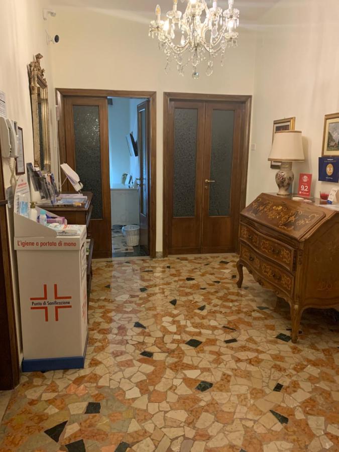 Notti Sull'Adige Hotel Verona Bagian luar foto