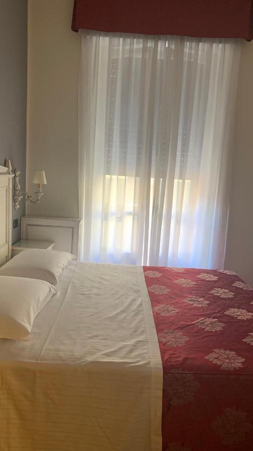 Notti Sull'Adige Hotel Verona Bagian luar foto