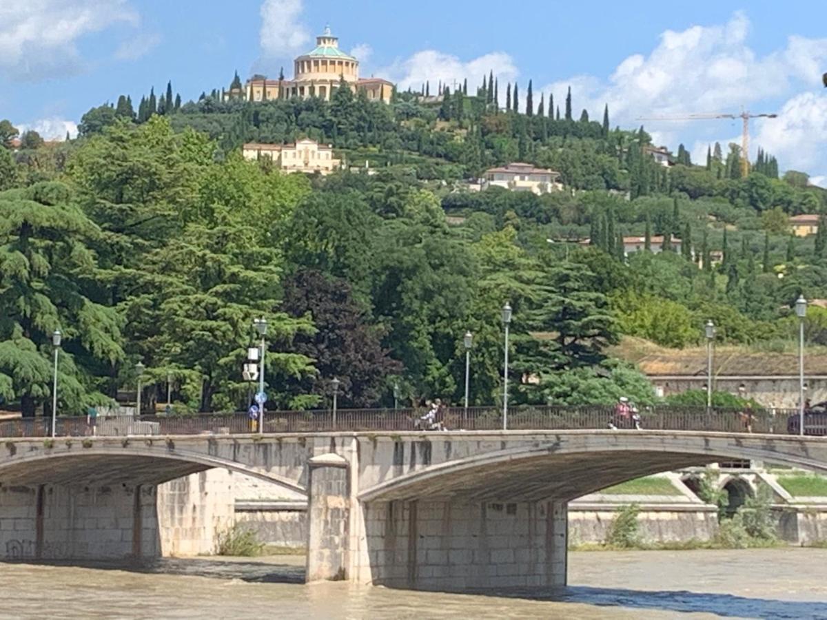 Notti Sull'Adige Hotel Verona Bagian luar foto