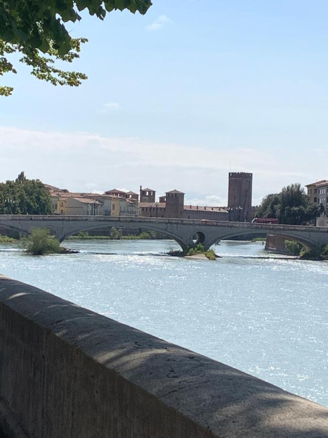 Notti Sull'Adige Hotel Verona Bagian luar foto