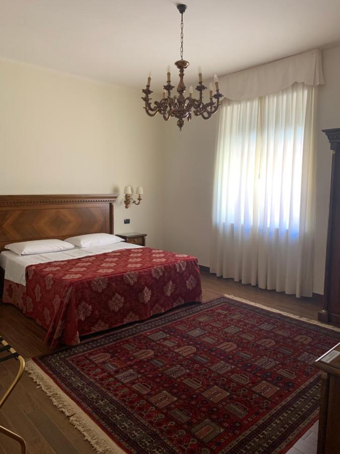 Notti Sull'Adige Hotel Verona Bagian luar foto