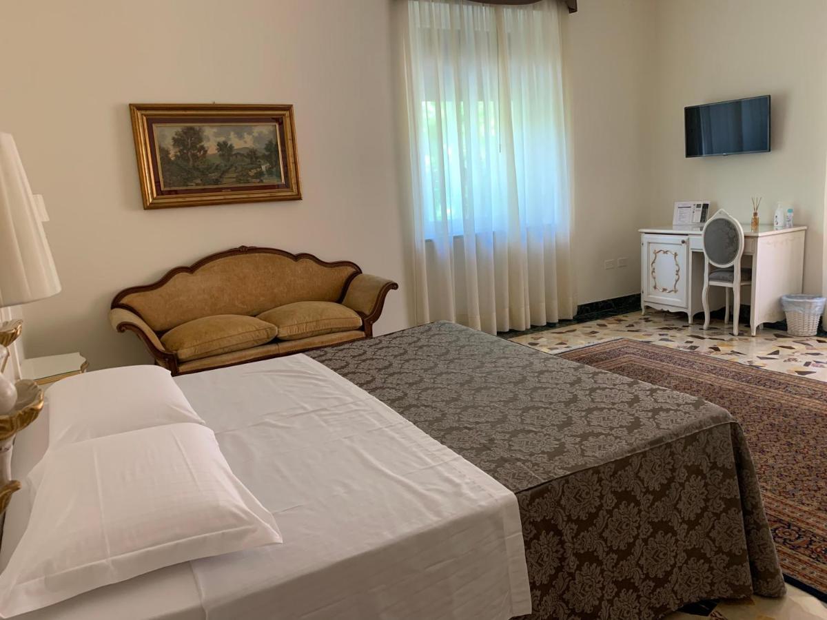 Notti Sull'Adige Hotel Verona Bagian luar foto
