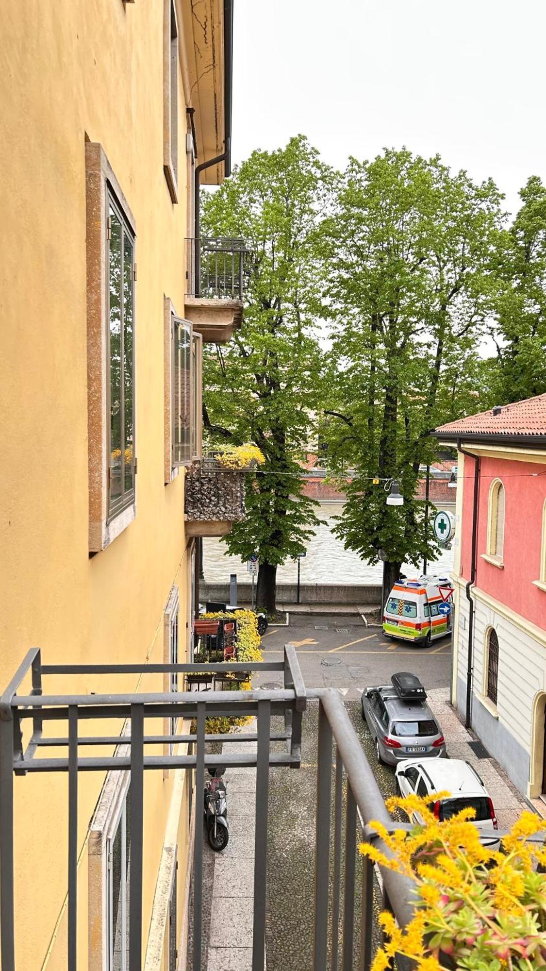 Notti Sull'Adige Hotel Verona Bagian luar foto