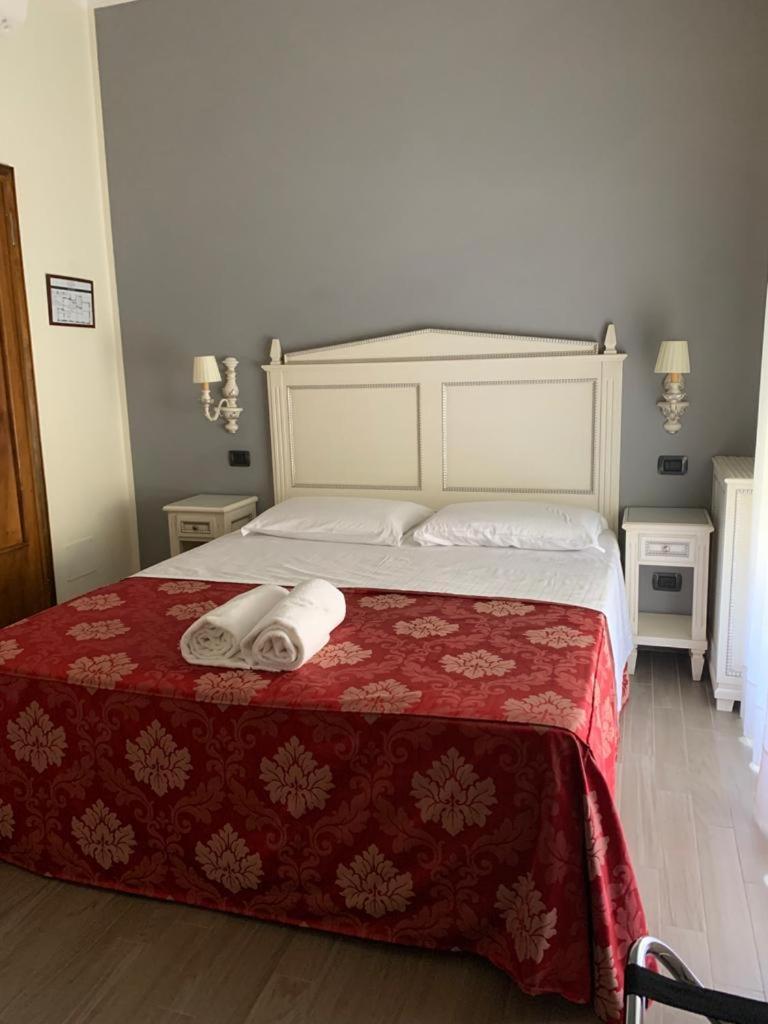 Notti Sull'Adige Hotel Verona Bagian luar foto
