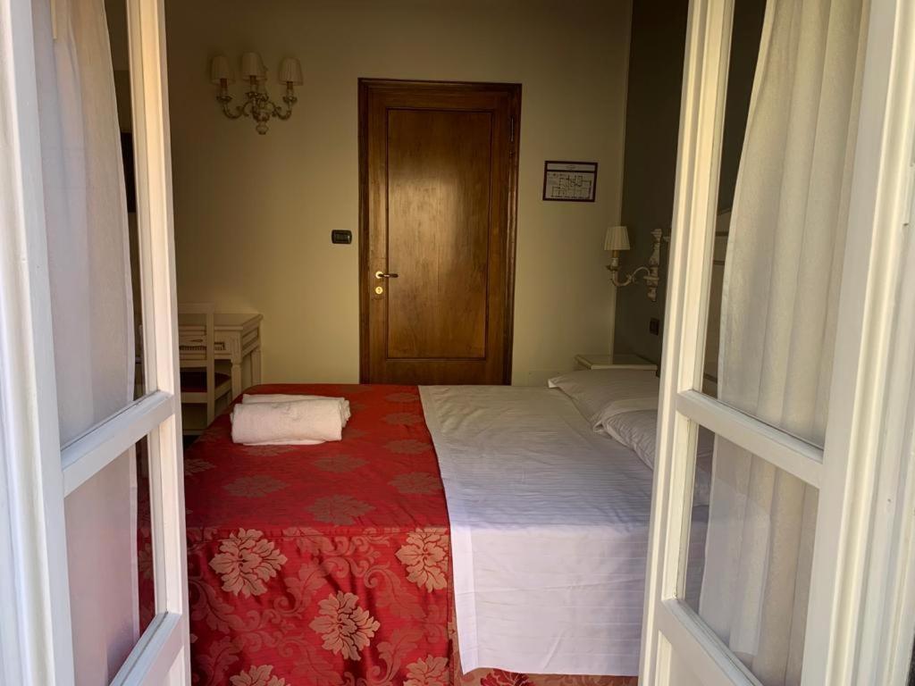Notti Sull'Adige Hotel Verona Bagian luar foto